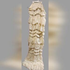 Ivory Ruffle Curtain Set